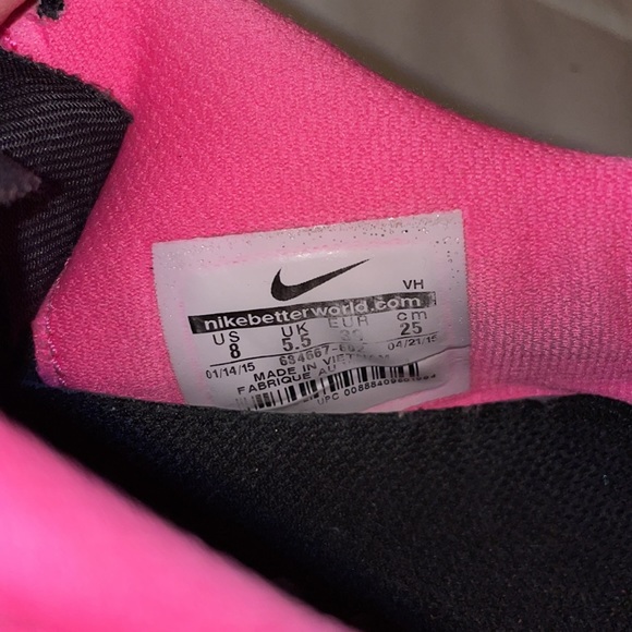 Hot Pink Nike’s - Picture 5 of 6